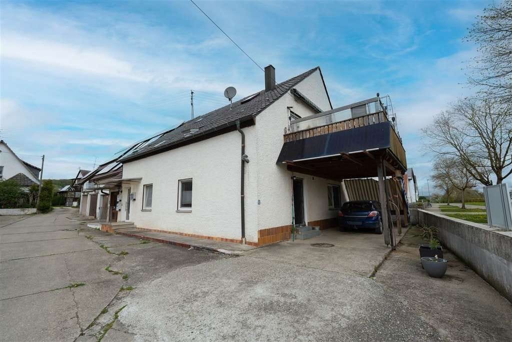 Immobilie in Lutzingen - Attraktive Kapitalanlage - Zwei 4-Zimmer-Wohnungen in Lutzingen - Bild 1