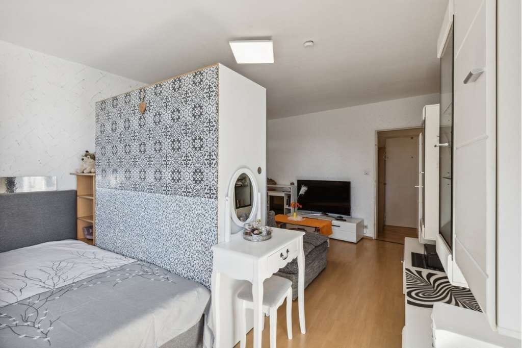 Immobilie in Schwalbach - 2-Zimmer-Eigentumswohnung mit Balkon und klassischem Schnitt - Bild 4