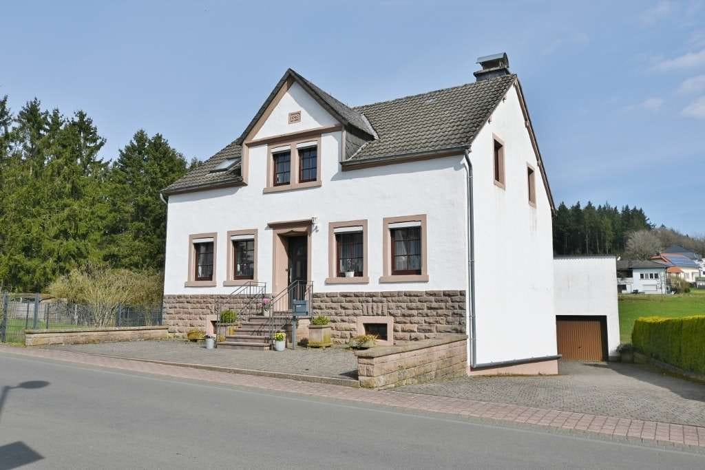 Immobilie in Neuheilenbach - **Gemütliches Eifelhaus mit Nebengebäuden** - Bild 2