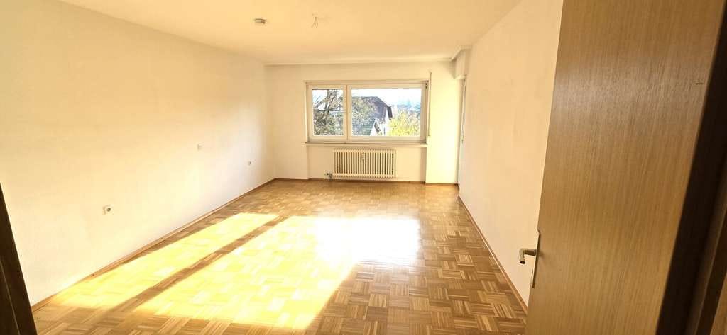 Immobilie in Offenau - Helle 3-Zimmer-Wohnung mit Balkon und traumhafter Aussicht - Bild 2