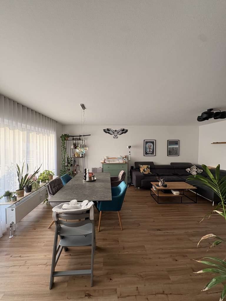 Immobilie in Untergruppenbach - Helle 3,5-Zimmer-Wohnung in ruhiger, zentraler Lage von Untergruppenbach mit Tiefgaragenstellplatz - Bild 1