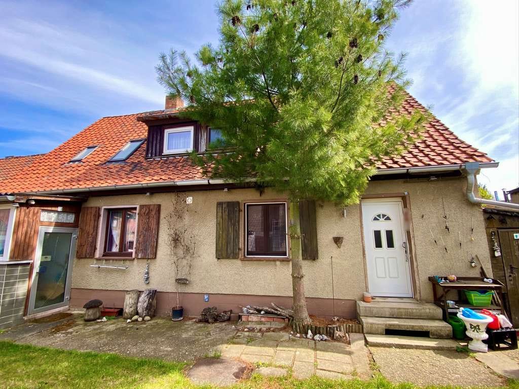 Immobilie in Oschersleben - Großzügiges EFH mit großem Grundstück und Ausbaupotenzial in Hadmersleben - Bild 1