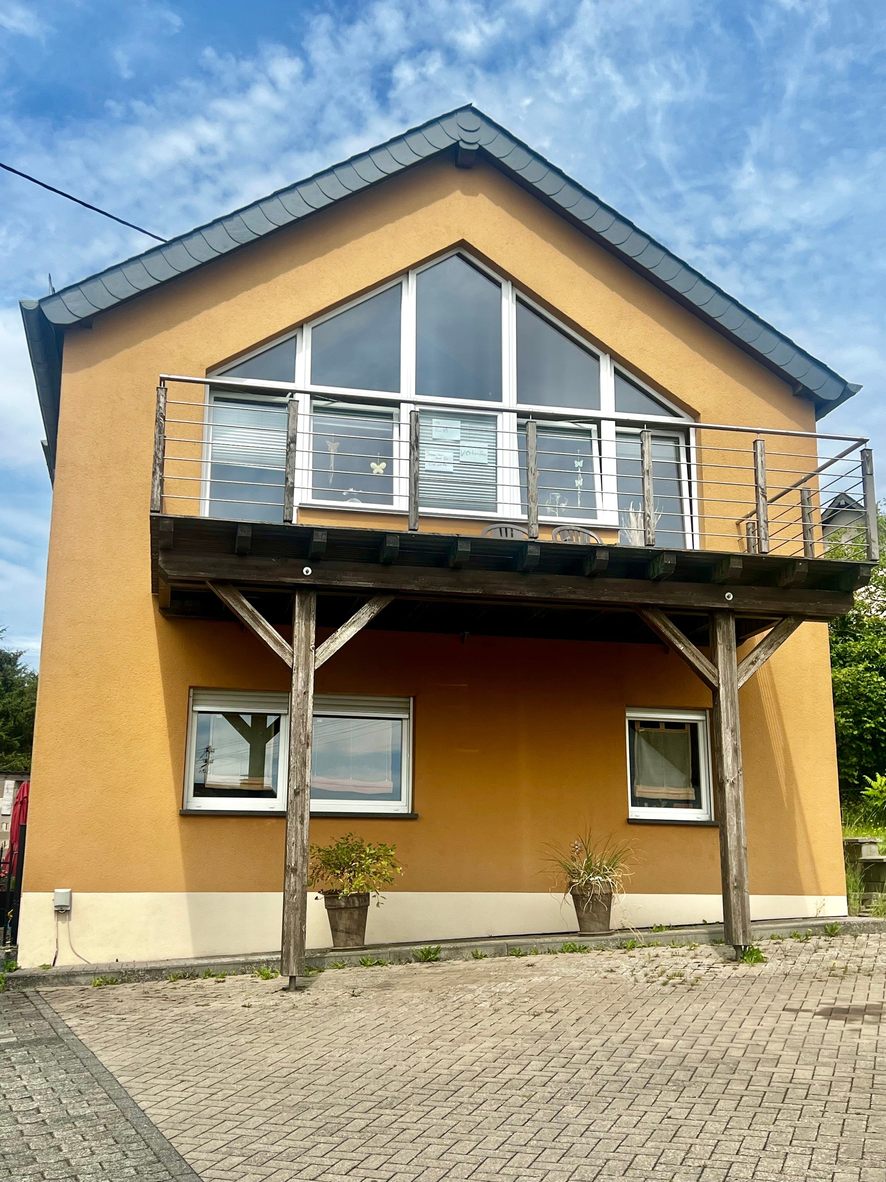 Immobilie in Arzfeld - Mehrfamilienhaus mit drei Wohneinheiten, auf großem Grundstück, zu verkaufen! - Bild 0