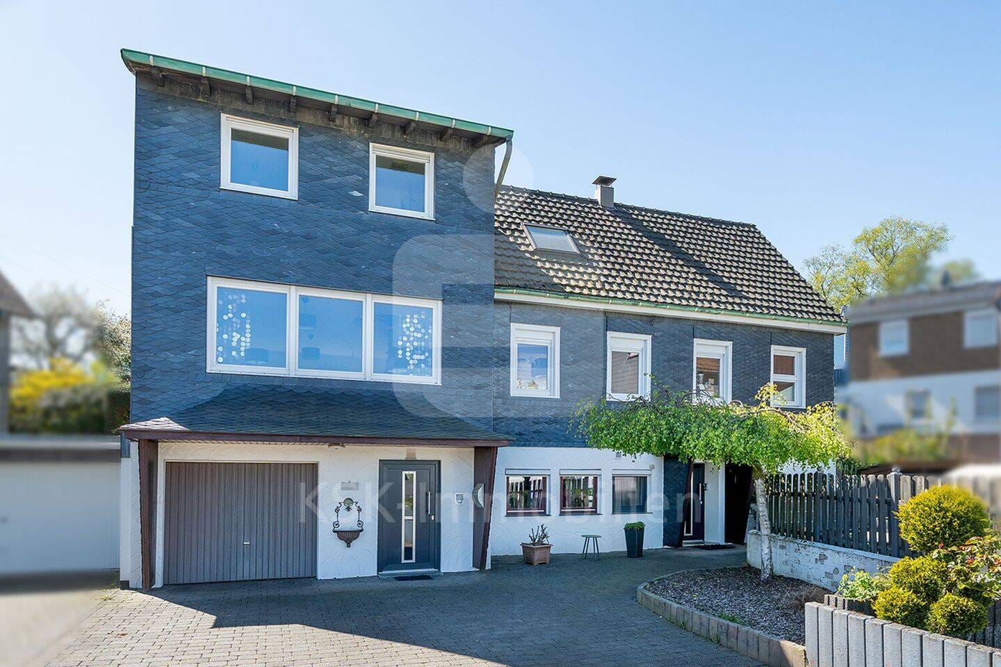 Immobilie in Wermelskirchen - Ansprechendes Ein-/Zweifamilienhaus in bevorzugter Stadtrandlage von Wermelskirchen. - Bild 0