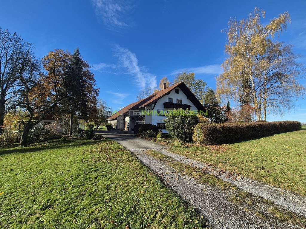 Immobilie in Argenbühl - Seltene Gelegenheit: Bauernhof in Alleinlage mit großem Grundstück im Allgäu zu verkaufen - Bild 1