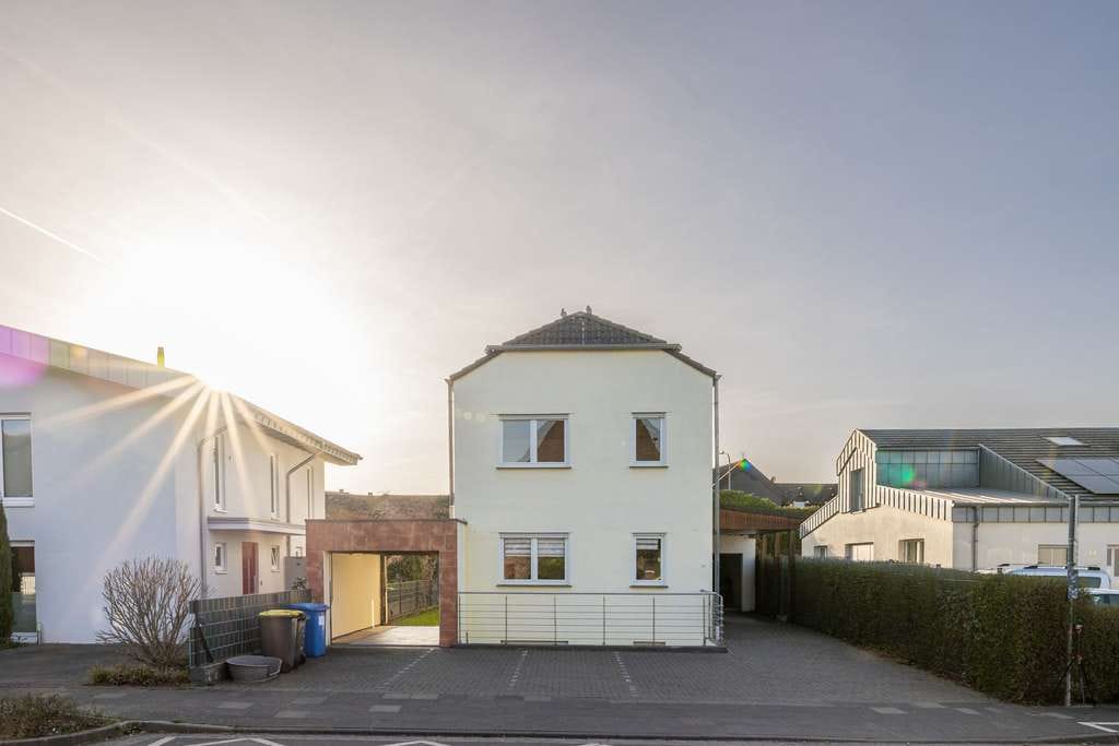 Immobilie in Zülpich - Gepflegtes Drei-Parteienhaus mit Blick zur historischen Stadtmauer im Kern von Zülpich - Bild 3