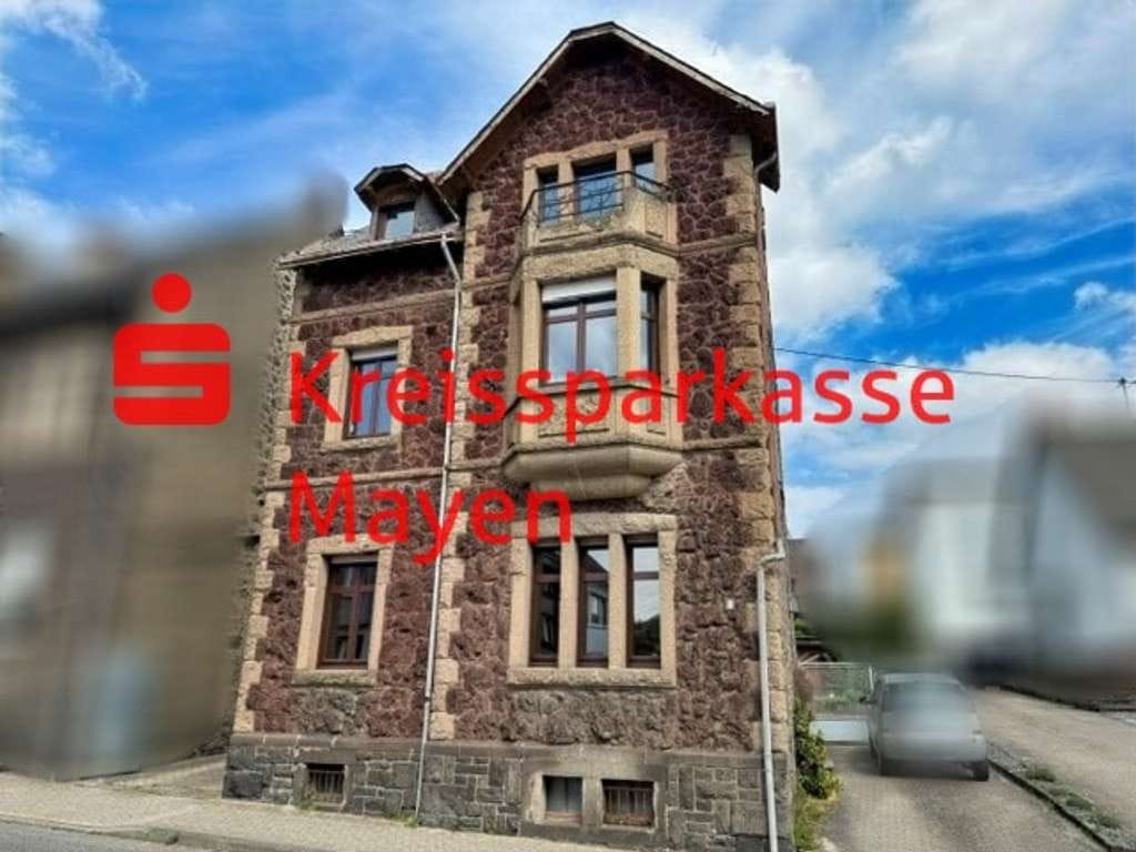 Immobilie in Kruft - Freistehendes Haus mit Scheune und Baulandpotenzial - Bild 0