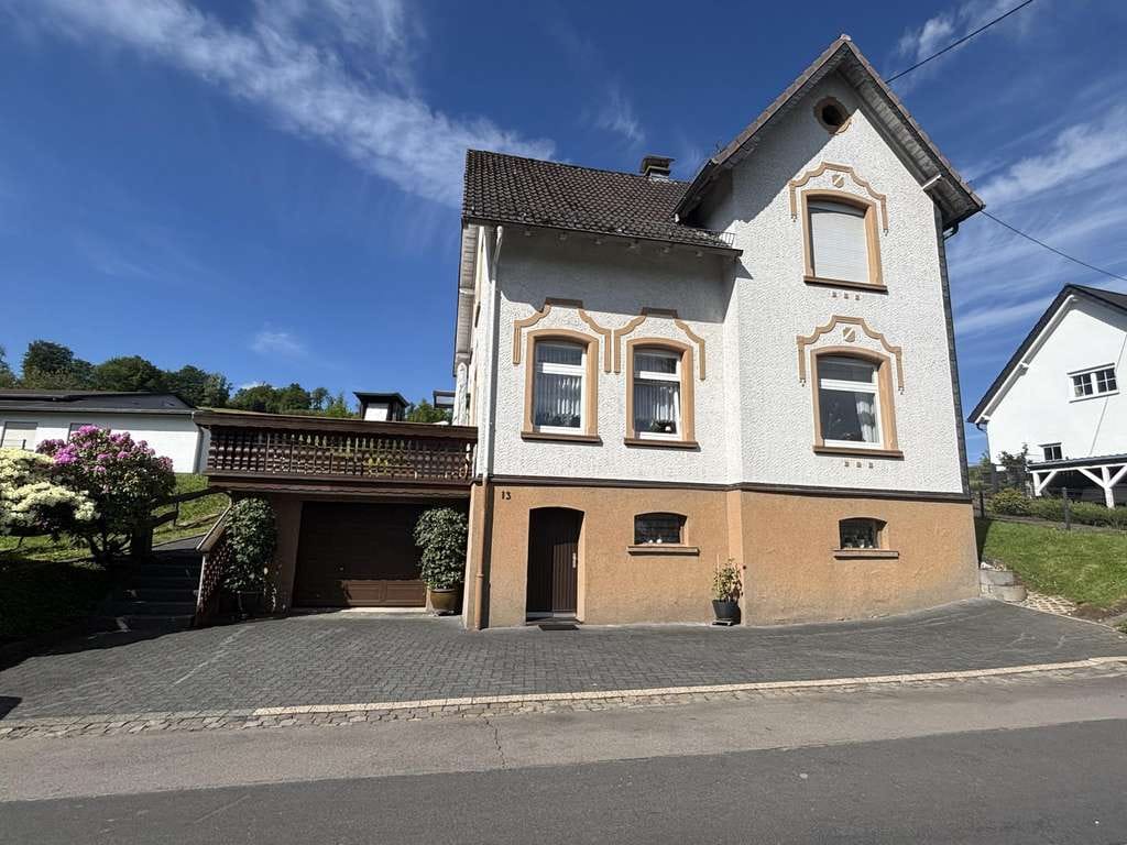Immobilie in Gummersbach - Gepflegtes Wohnhaus mit liebevoll angelegtem Garten! - Bild 1