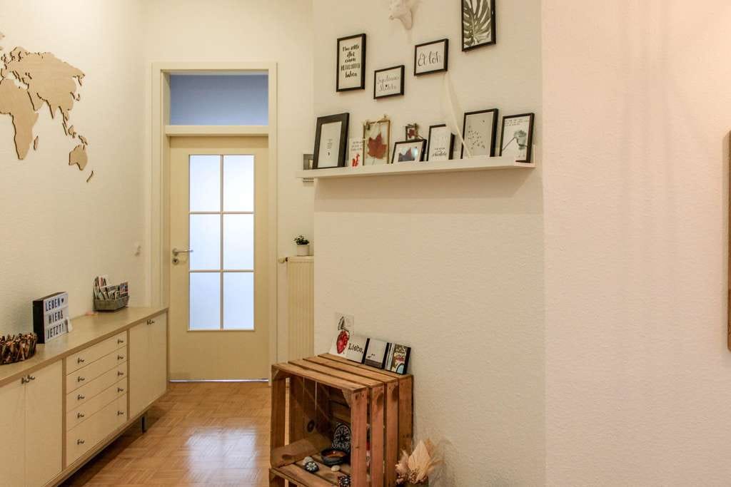 Immobilie in Rennerod - "Fast wie ein eigenes Haus" Vermietete DG-Wohnung mit eigenem Treppenhaus und Balkon in Rennerod  - Bild 3