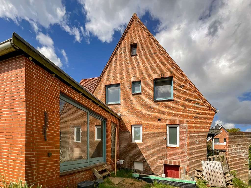 Immobilie in Rendsburg - Zweifamilienhaus mit Garage in Rendsburg zu verkaufen ! - Bild 2