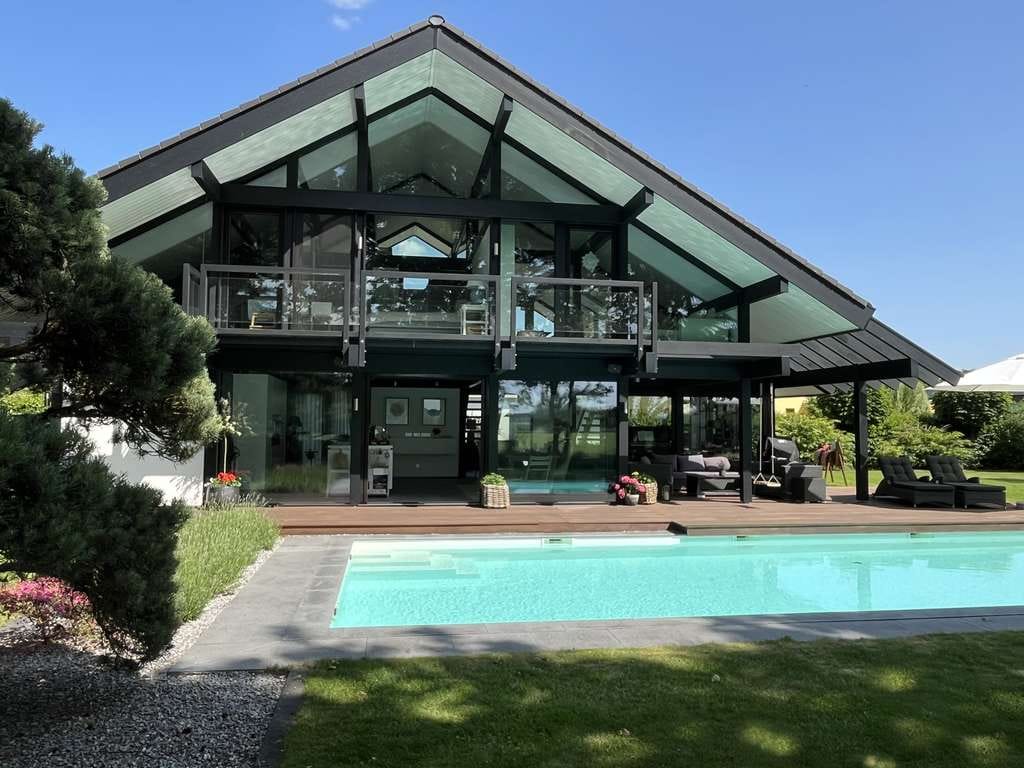 Immobilie in Bokensdorf - "Design trifft Natur: Ihr Traumhaus mit Pool" - Bild 0