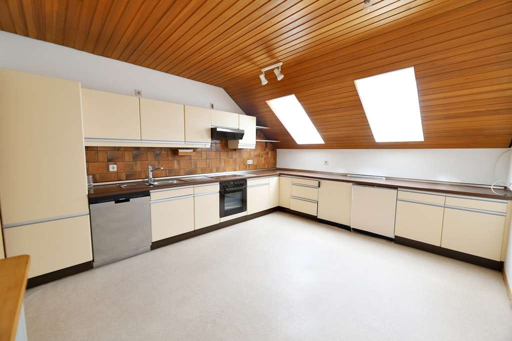 Immobilie in Lage - ==Dachgeschosswohnung mit großzügiger Loggia nahe der Lagenser Innenstadt== - Bild 3
