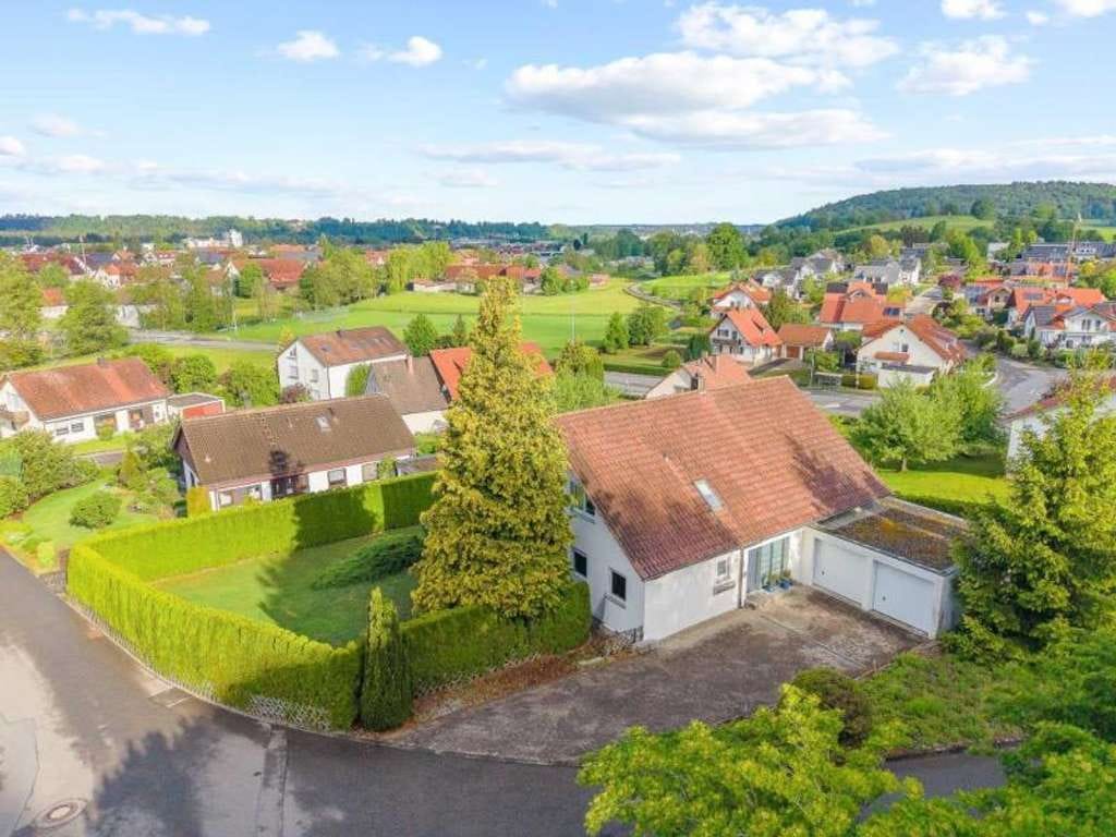 Immobilie in Ummendorf - Frei stehendes Zweifamilienhaus mit zusätzlicher Einlieger-Wohnung in top Lage! - Bild 1