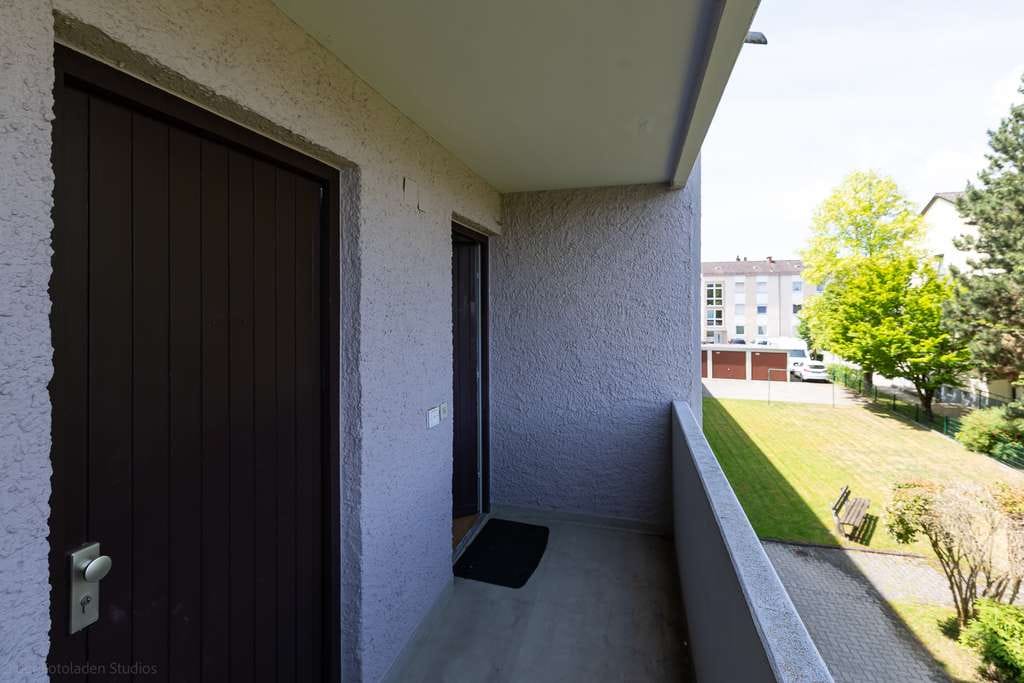 Immobilie in Dachau - Helle und freundliche 2 -Zimmer Wohnung mit Loggia und Ausblick in Dachau-Süd - Bild 1