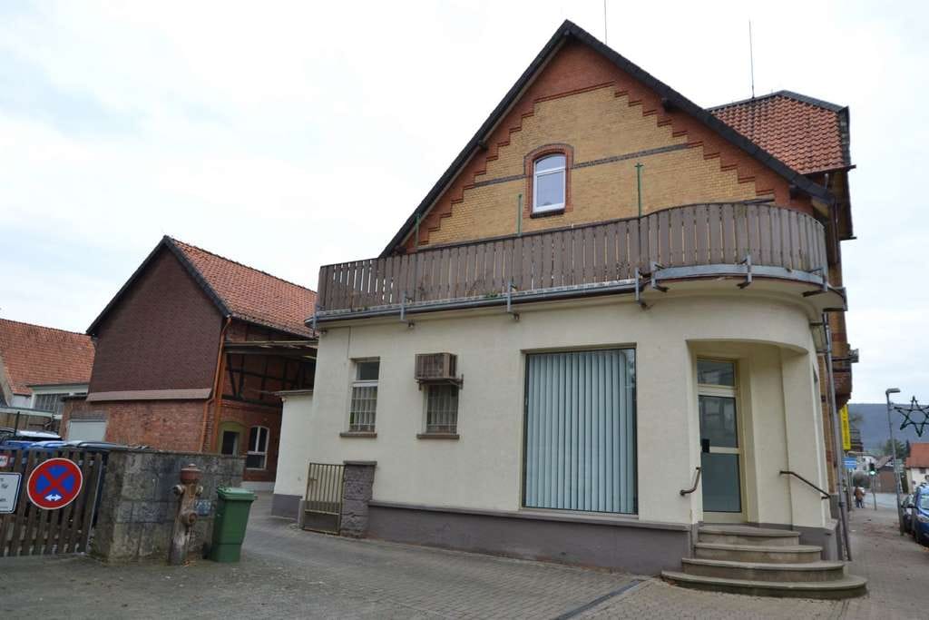 Immobilie in Freden (Leine) - Teilvermietetes 3-Familienhaus mit Gewerbeeinheit und Nebengebäude - Bild 3