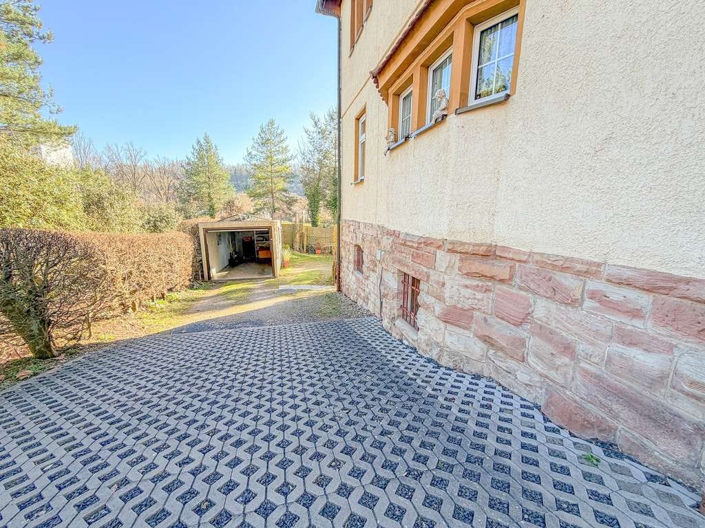 Immobilie in Schmalkalden - Großzügiges modernisiertes Zweifamilienhaus mit vielen Möglichkeiten und sonnigem Garten - Bild 3