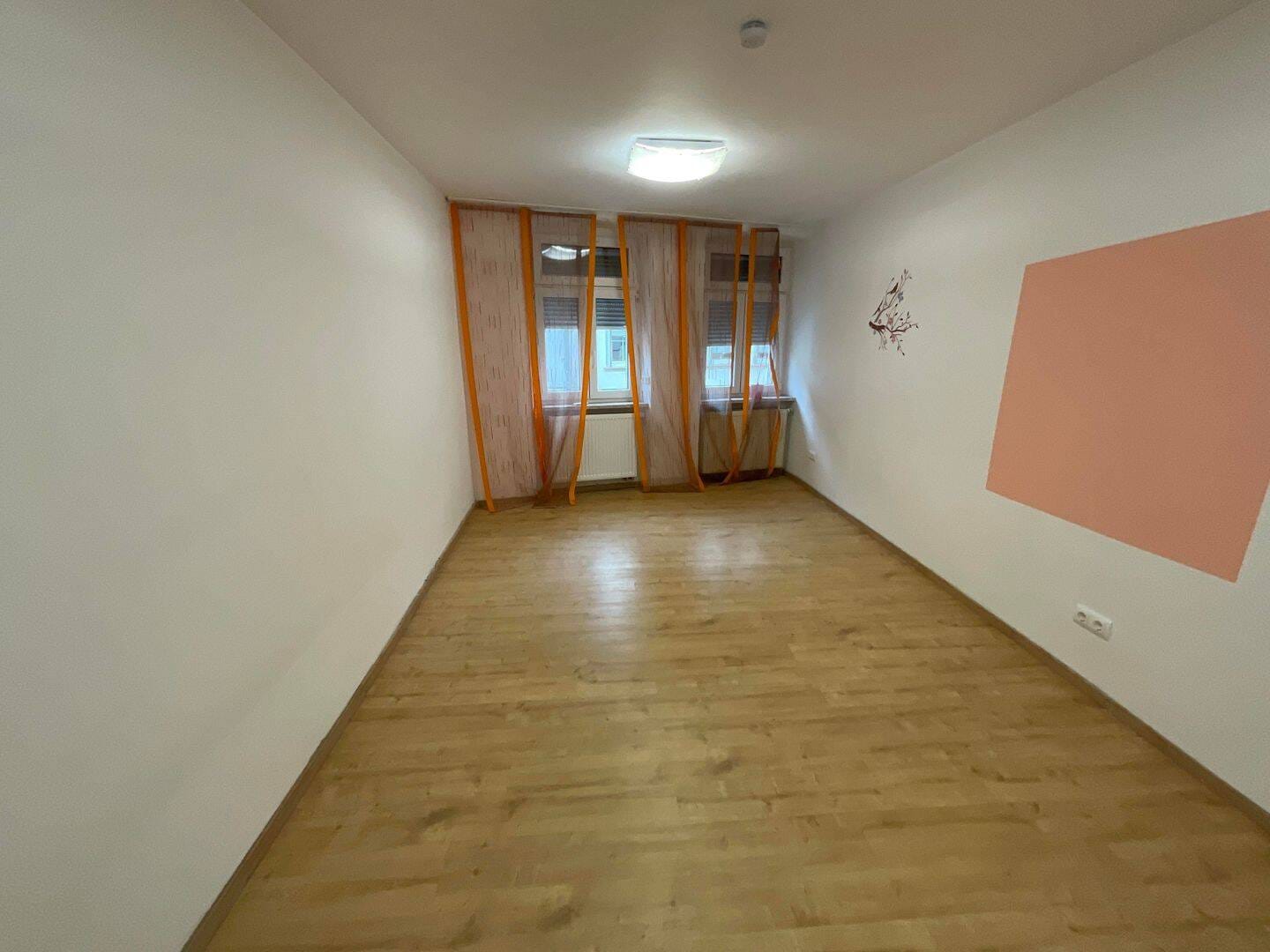 Immobilie in Hammelburg - Modernisiertes Stadthaus als Kapitalanlage oder zum Selbstbezug - Bild 2