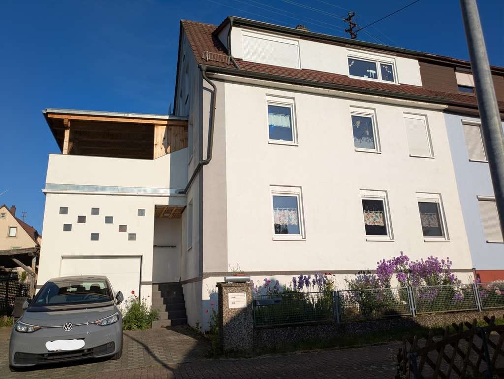 Immobilie in Birkenfeld - Pforzheim-Birkenfeld-Großzügige Doppelhaushälfte - Bild 0