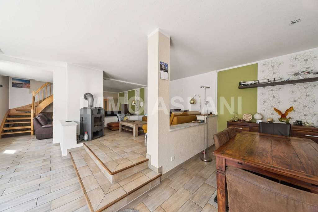 Immobilie in Markranstädt - Außergewöhnlich vielseitiges Wohnhaus mit Kamin, Einbauküche und großem Hofbereich - Bild 0
