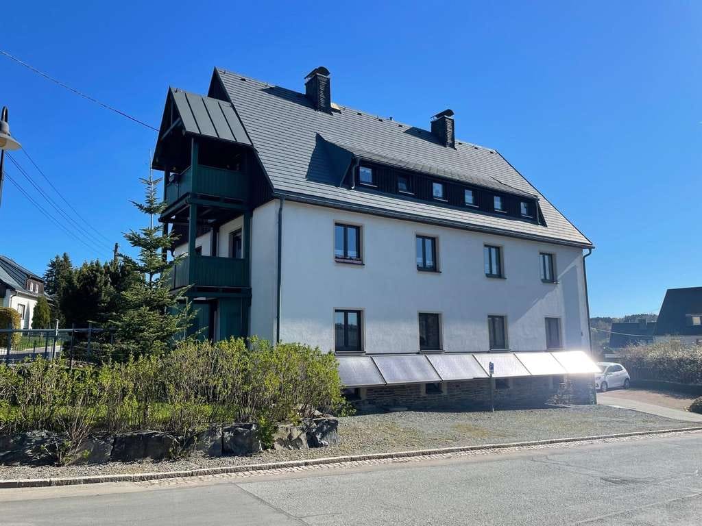 Immobilie in Bärenstein - Gepflegtes, vermietetes Mehrfamilienhaus am Fuße des Bärensteins im Erzgebirge - Bild 1