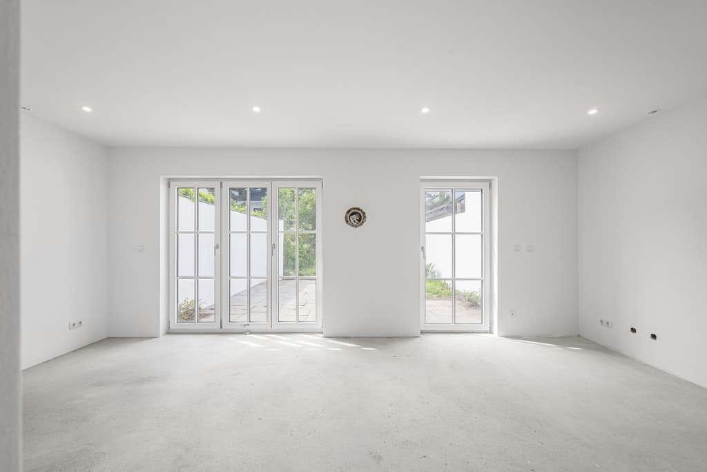 Immobilie in Grasbrunn - Ideales Zuhause für Familien - hochwertig modernisiert mit Raum für individuelle Gestaltung  - Bild 1
