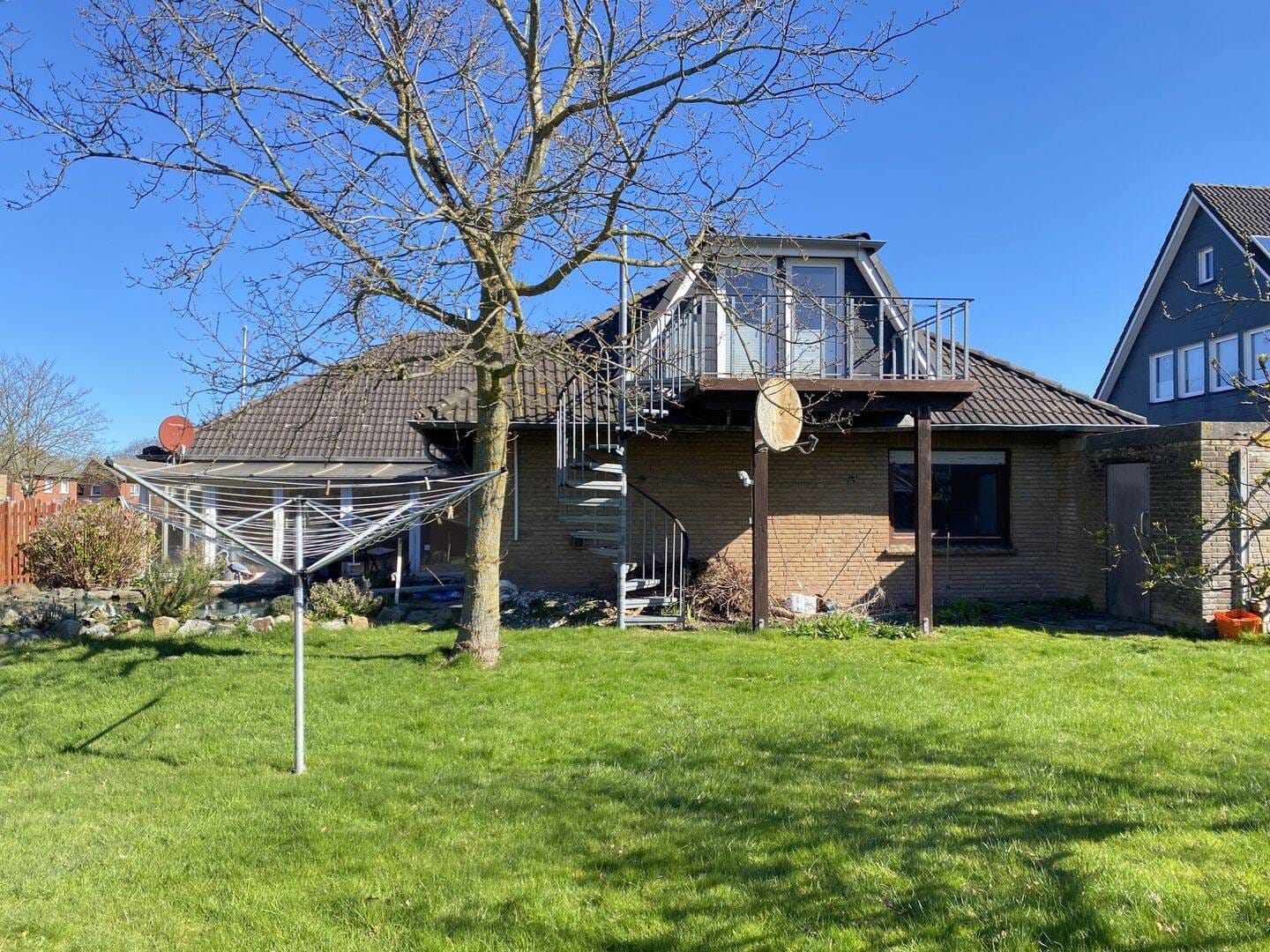 Immobilie in Borkum - Einfamilienhaus im Bungalowstil mit Einliegerwohnung auf großem Grundstück - Bild 2