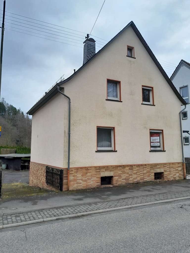 Immobilie in Wissen - Renovierungsbedürftiges Einfamilienhaus in Wissen zu verkaufen - Bild 1