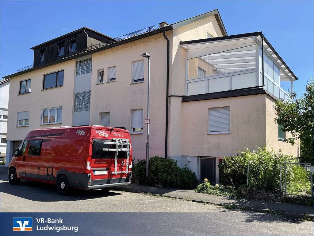 Immobilie in Hessigheim - Ein Haus voller Möglichkeiten mit Wintergarten, Garage und Garten, in ruhiger Ortslage - Bild 0