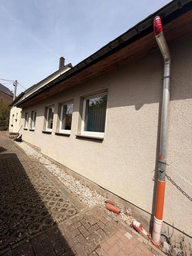 Immobilie in Tirpersdorf - Objekt-Nr.: 4626 - Kleines Einfamilienhaus oder Gewerbe mit großem Grundstück ideal für Eigennutzung, Dienstleistung, Atelier oder Praxis in Tirpersdo - Bild 0