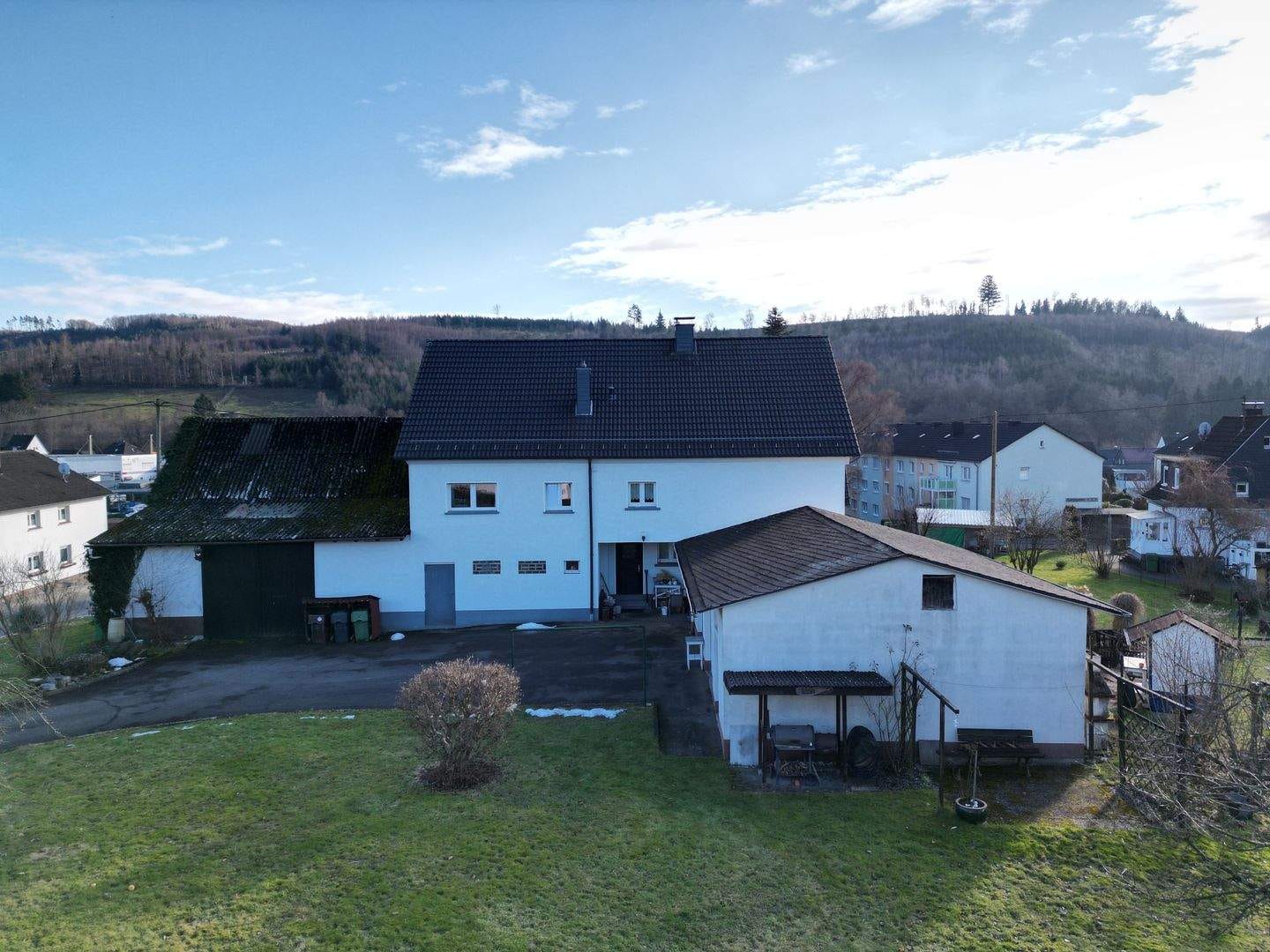 Immobilie in Bergneustadt - Charmantes Einfamilienhaus mit Ausbaupotenzial in ruhiger Lage von Bergneustadt - Bild 2