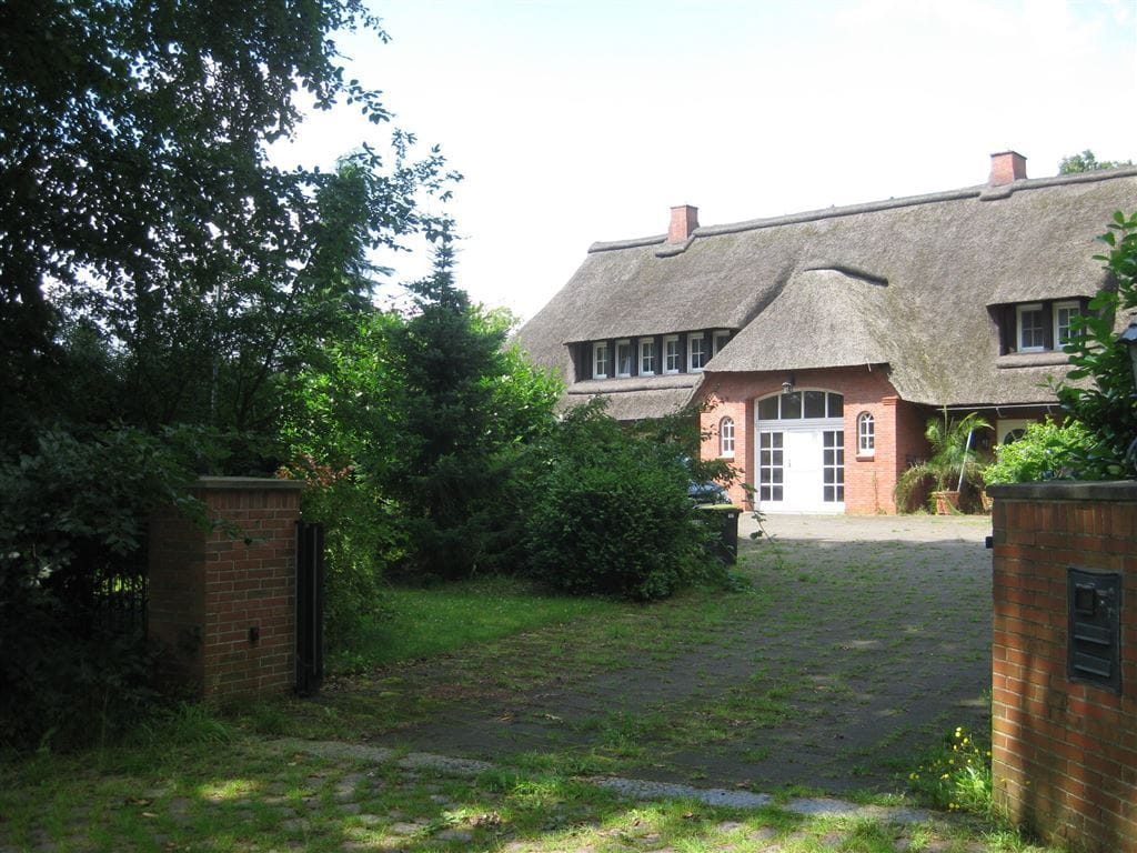 Immobilie in Oersdorf - Exklusives Reetdachanwesen im Sylt-Look, in traumhafter Lage - Bild 0