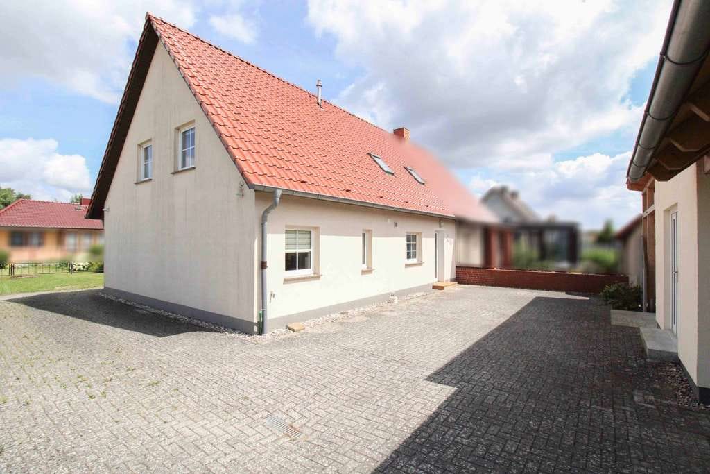 Immobilie in Tribsees - Modernisierte Doppelhaushälfte mit Anbau, Photovoltaik und schönem Garten in Tribsees - Bild 4