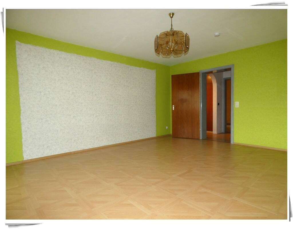 Immobilie in Schillingsfürst - 4-Zimmer-Eigentumswohnung mit schönem Balkon, Einbauküche und Garage - Bild 4