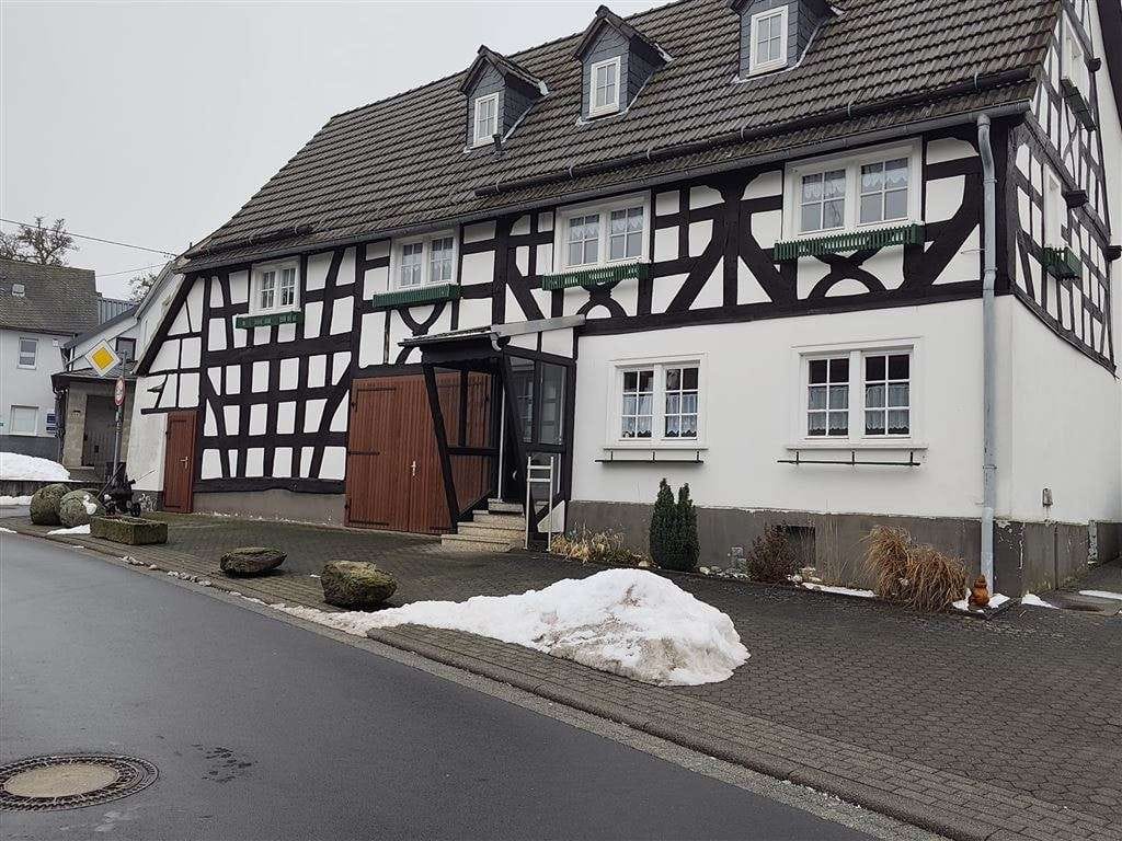 Immobilie in Westerburg - Charmantes Fachwerkhaus mit historischem Flair - Bild 2