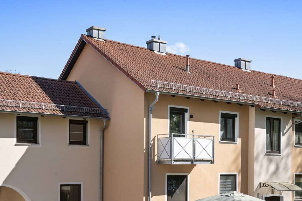 Immobilie in Teublitz - Frisch saniert 2025: 3-Zi.-Whg. ca. 66 m² mit Garage - Bild 2