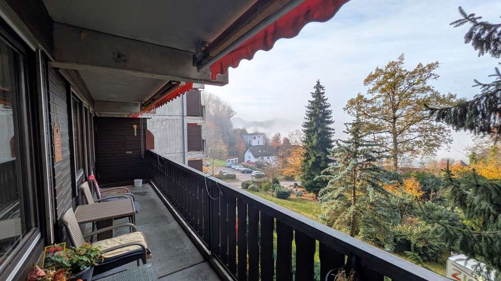 Immobilie in Sasbachwalden - Renovierte 3-Zimmer Wohnung mit 2 Balkonen, 2 Keller und TG Stellplatz - Bild 2