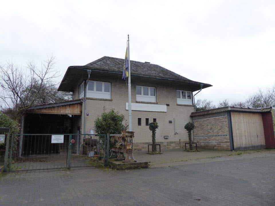Immobilie in Gensingen - Zuhause im historischen Bahngebäude - ehemaliges Stellwerk mit vielseitigem Ausbaupotenzial! - Bild 0