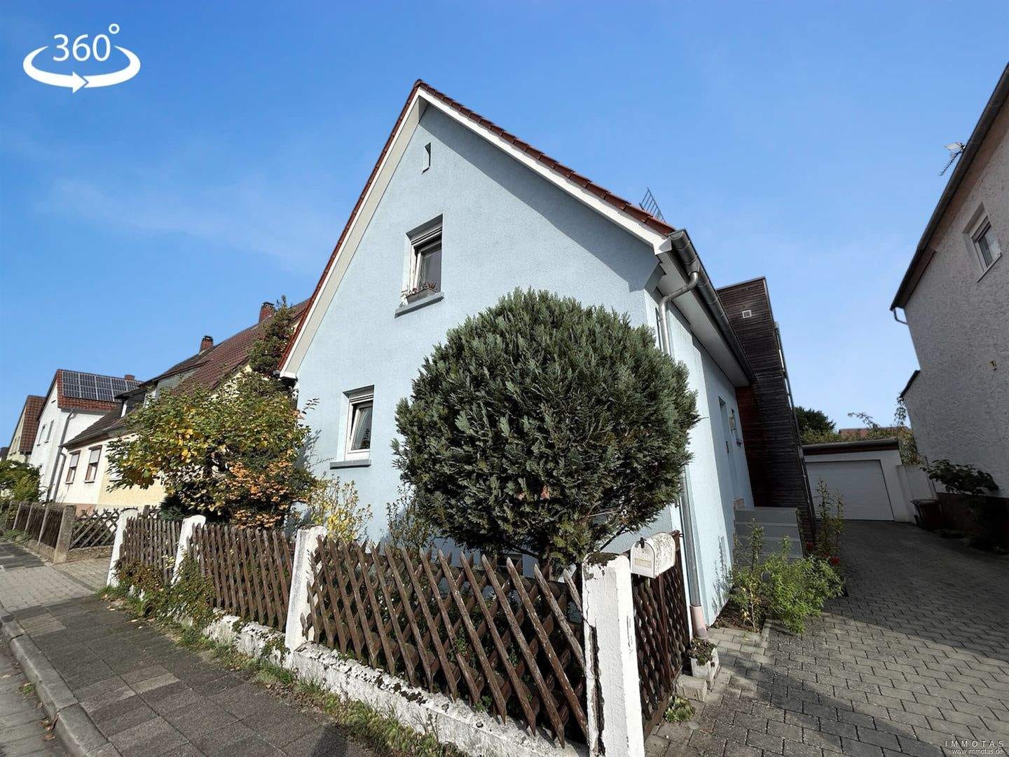 Immobilie in Rülzheim - Charmantes Einfamilienhaus mit Einliegerwohnung und großem Grundstück in Rülzheim - Bild 0