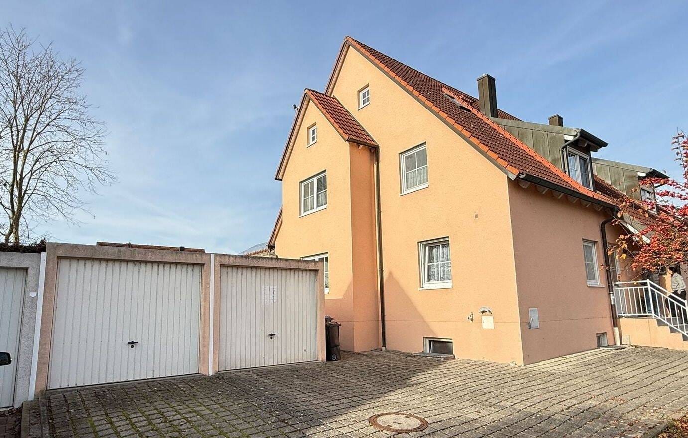 Immobilie in Burgheim - Mehrfamilienhaus in Burgheim bei Neuburg bestehend aus 2 Doppelhaushälften-solide Kapitalanlage mit 4 Einheiten - Bild 1