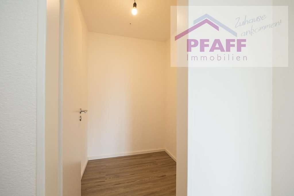 Immobilie in Gailingen am Hochrhein - Zuhause ankommen in Gailingen! Zweifamilienhaus mit schönem Garten, Garage und vielen Möglichkeiten - Bild 2