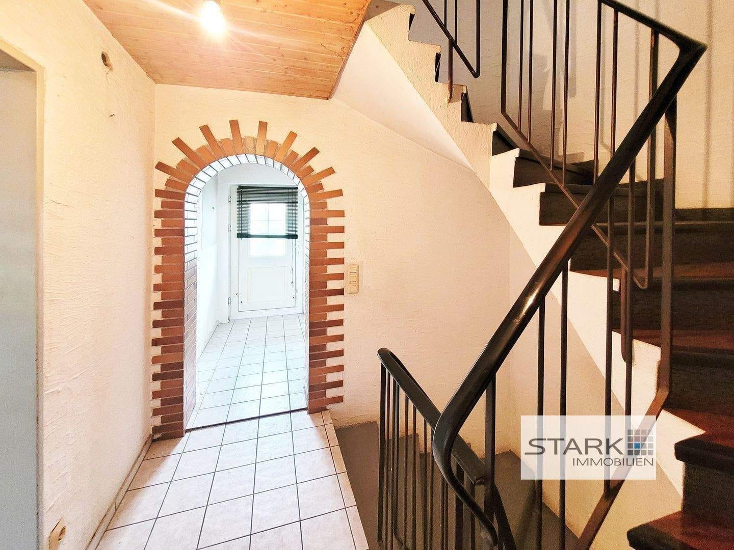 Immobilie in Weikersheim - Ideal für ein Paar odr die Kleine Familie! Haus mit Aussicht, Garten & Garage – ein Eigenheim für Anpacker! - Bild 3