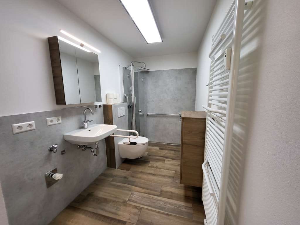 Immobilie in Aidlingen - Einziehen & Wohlfühlen: Helle 3-Zimmer-Wohnung mit modernem Bad & Balkone in gepflegter Wohnanlage - Bild 4
