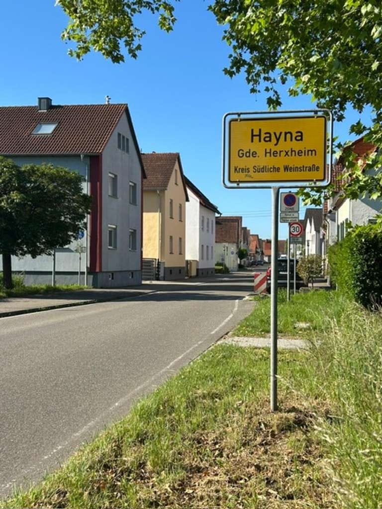 Immobilie in Herxheim - 08/15 ? Fehlanzeige! Ein Haus mit viel Platz für die ganze Familie - Bild 0
