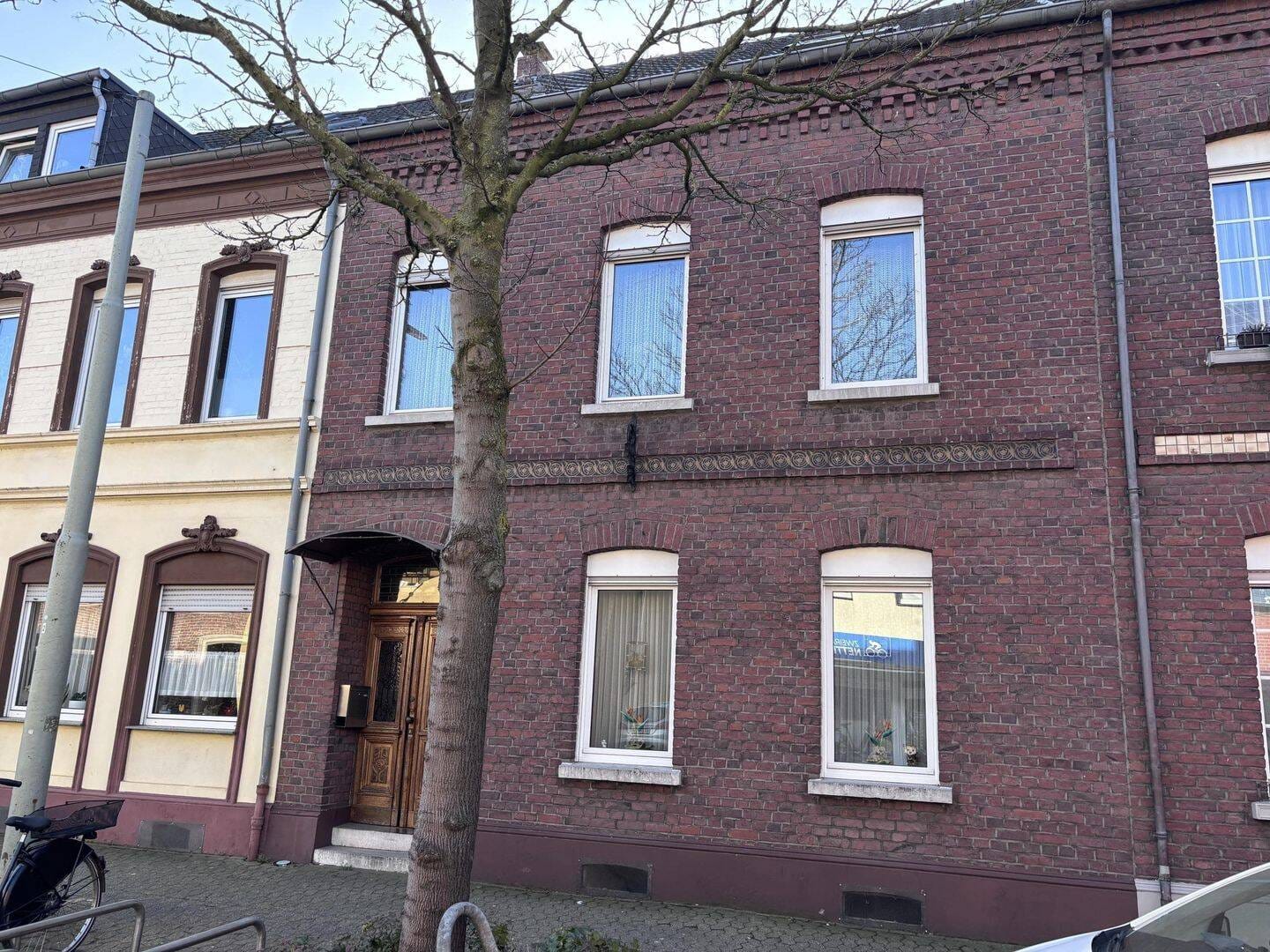 Immobilie in Tönisvorst - Großzügiges Stadthaus am Ortskern - Bild 1