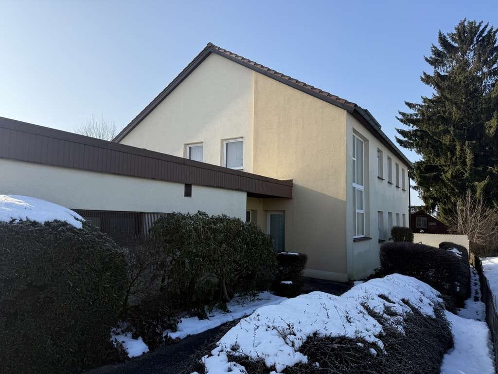 Immobilie in Mitterteich - Teilmodernisiertes Zweifamilienhaus mit kleiner Einliegerwohnung und großem Garten - Bild 0
