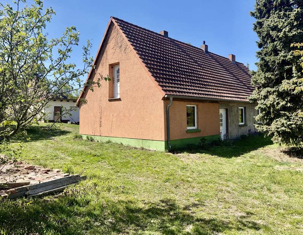 Immobilie in Karstädt - Für alle, die dem Alltag entkommen wollen: Großes Grundstück, freier Blick  - Bild 1