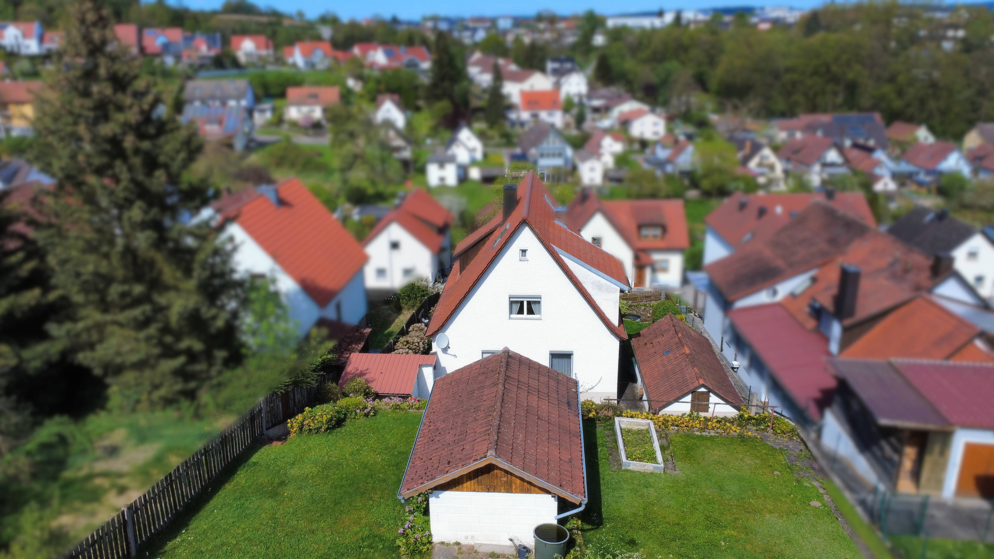 Immobilie in Nabburg - Großzügiges Grundstück in Südausrichtung mit charmanten Einfamilienhaus Nähe Nabburg Krankenhaus - Bild 3