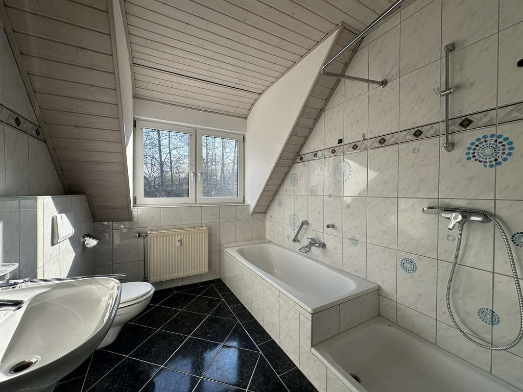 Immobilie in Mörlenbach - Helle Dachgeschosswohnung im Grünen - Bild 3