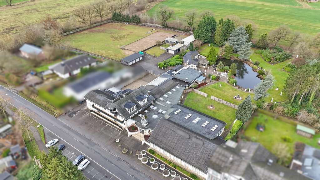 Immobilie in Sievershütten - Traumhaftes Anwesen mit Pferdestallungen, Gewebeflächen und 2 Wohneinheiten in Sievershütten - Bild 3