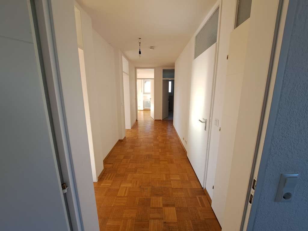 Immobilie in Neusäß - Großzügig - hell - bezugsfertig - 
3 ZKB mit Balkon- nahe Uniklinik - Bild 2
